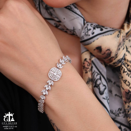 Elegant Silver Bracelet by GTA | جلوهای خاص با طرح الماس، مناسب مجالس شما