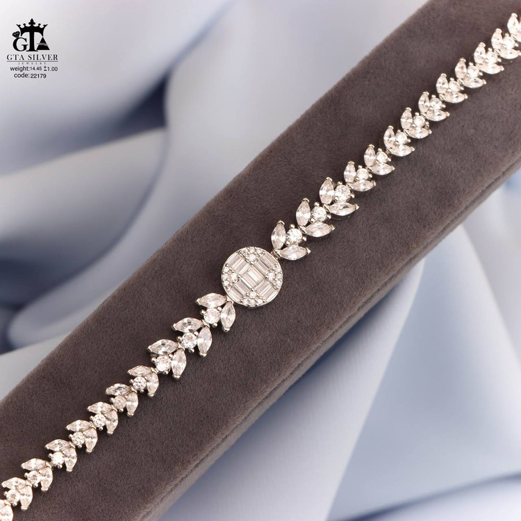 GTA-inspired Silver Bracelet | ظرافت بینظیر با نگینهای درخشان شبیه طلا سفید