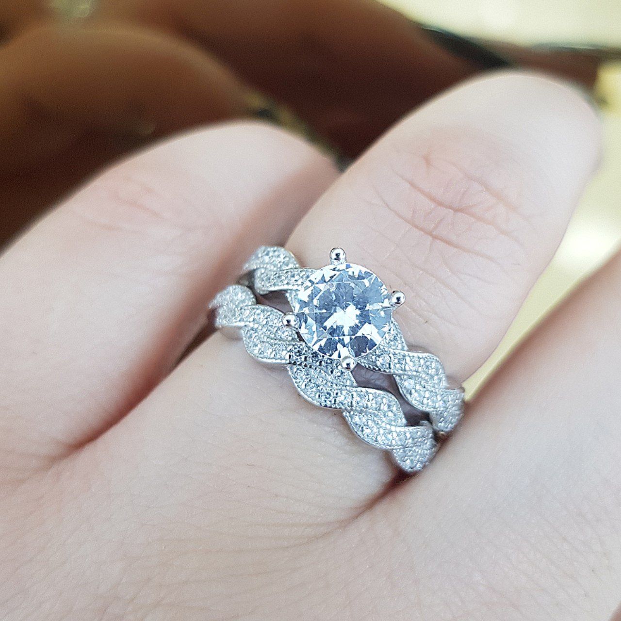 ست حلقه سولیتر و پشت حلقه نقره‌ای با طراحی خاص و نگین‌های درخشان برند GTA