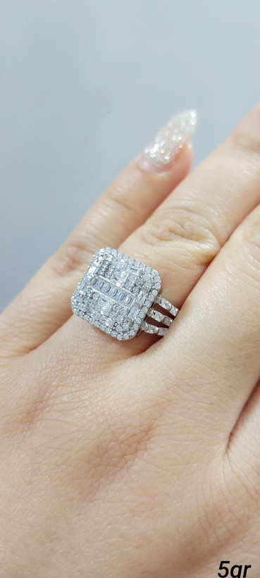 انگشتر زنانه نقره 925 با طراحی مربع و نگین های درخشان – Silver Square Design Ring