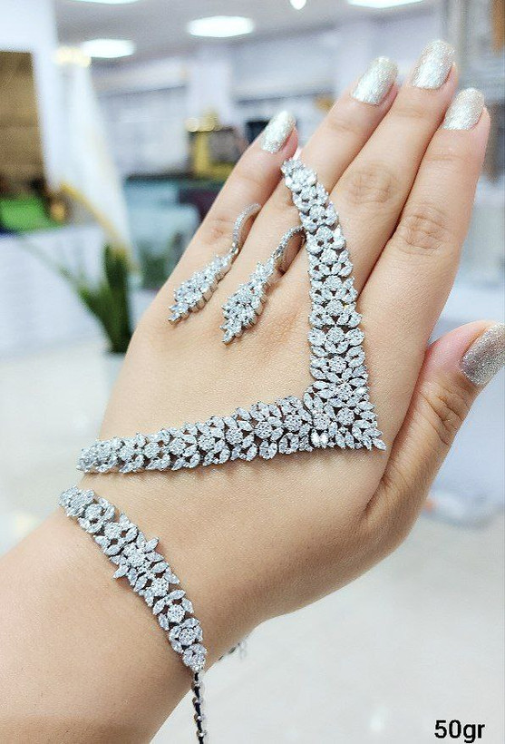 سرویس نقره 925 GTA | Elegant Silver Set for Modern Brides درخشش بینظیر برای دستانی که خاص بودن را انتخاب می کنند
