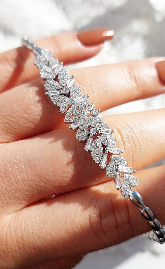 دستبند نقره زنانه 925 برند GTA ✨ طراحی خاص با نگین‌ های درخشان، مناسب برای ست سرویس نقره عروس