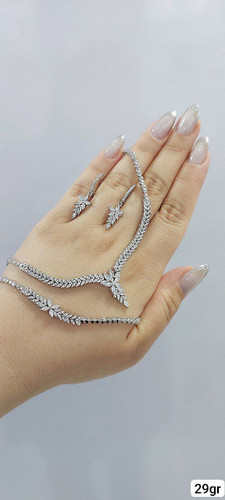 Silver luxury redefined by GTA سرویس کامل از نقره با خلوص بالا، مناسب برای مجالس خاص