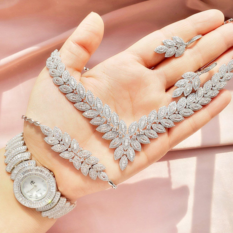 ست کامل نقره 925 عیاربرند gta با طراحی لوکس