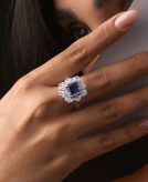 Jewelry Photography – انگشتر نقره زنانه Silver Women’s Ring با سنگ یاقوت کبود Sapphire و نگینهای سفید