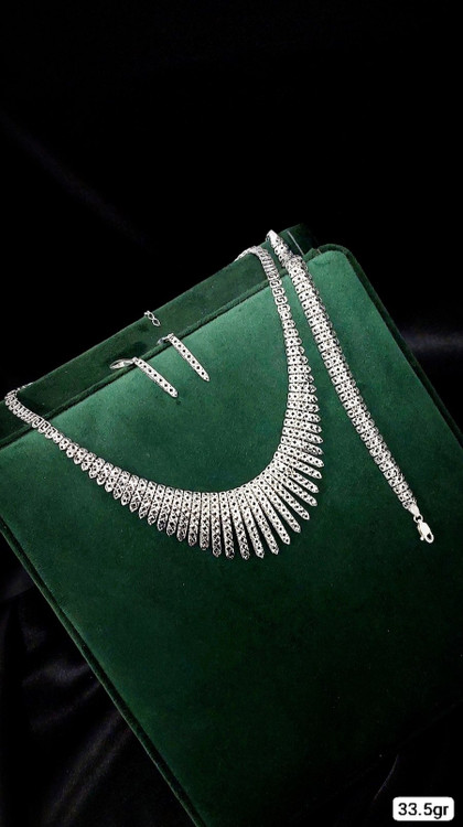 سرویس تراش نقره ۹۲۵ عیار زنانه رنگ نقرهای با آبکاری رودیوم – Women’s sterling silver 925 jewelry set with rhodium plating, silver color