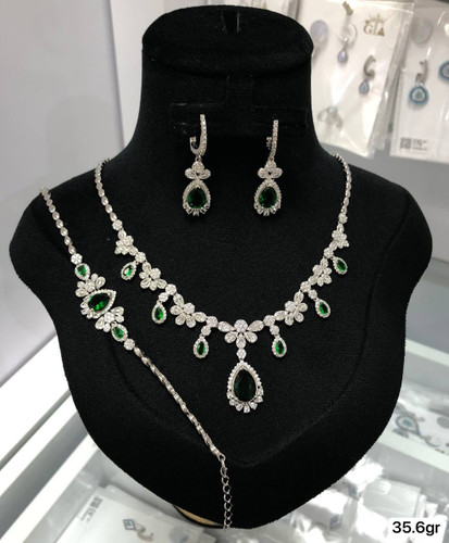 سرویس نقره 925 عیار GTA با green stones و rhodium plating طراحی گل و اشک لوکس و درخشان