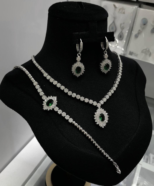 سرویس نقره ۹۲۵ برند GTA | GTA 925 Silver Jewelry Set طراحی قالب طلا، فول نگین برلیان و سنگ رنگی اصیل