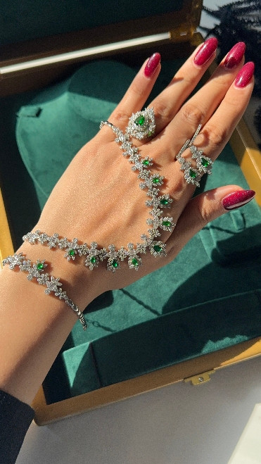 نقره ۹۲۵ عیار، طراحی طلایی، فاکتور و شناسنامهدار. 925 Silver, gold mold design, certified quality by GTA Brand