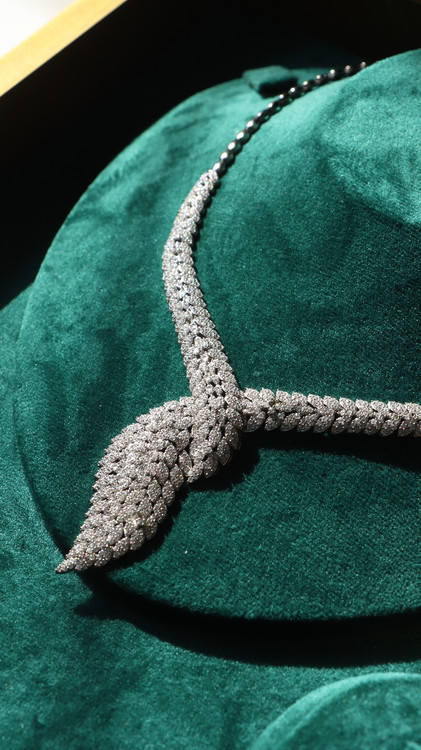 ست نقره عیار ۹۲۵ GTA مدل leaf design با diamond-like stones